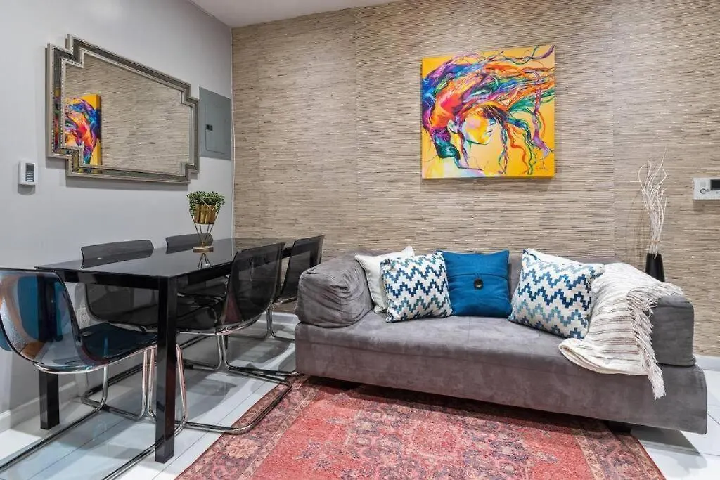 Spacious 4 Bedroom Apartment Nowy Jork